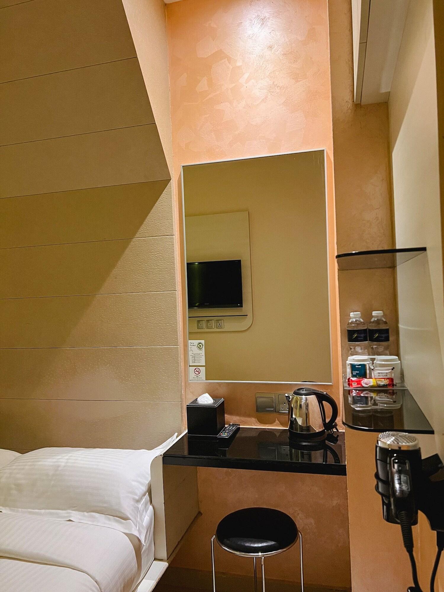Fragrance Hotel - Viva Singapore Bagian luar foto